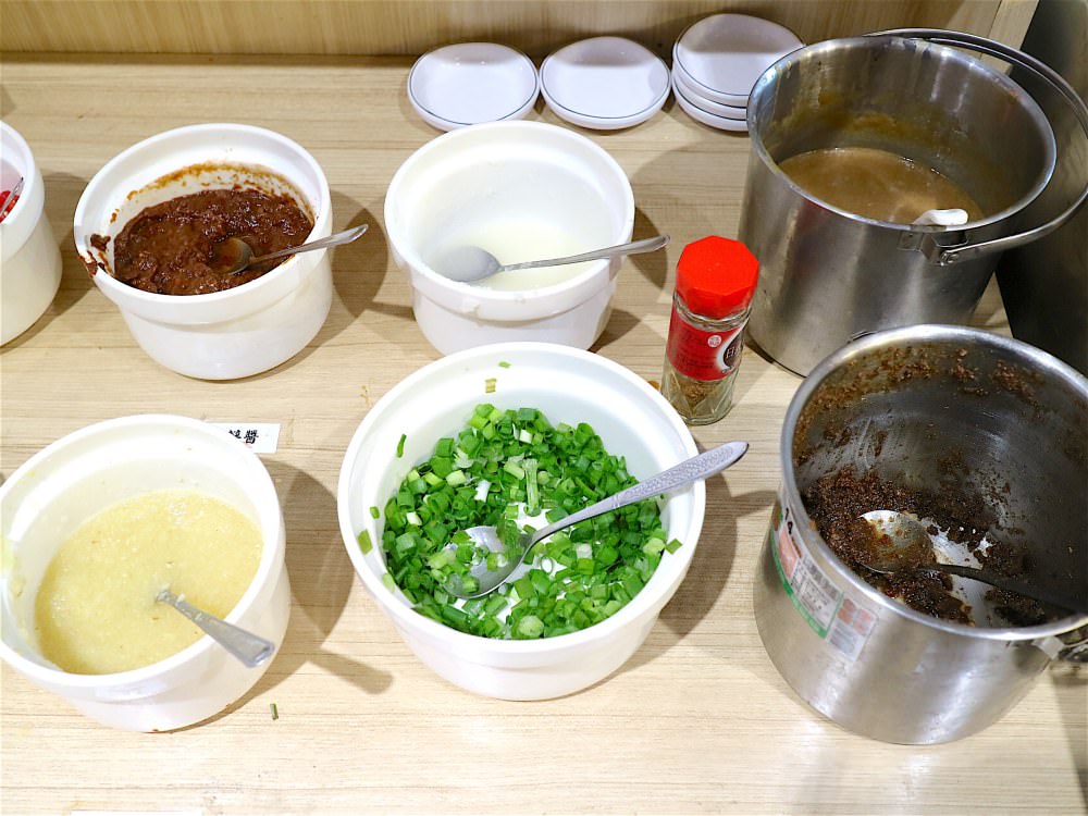 福豆屋-愛買店｜挑戰台南ＣＰ值最高的壽喜燒＋火鍋吃到飽，雙種鍋物給你雙重享受