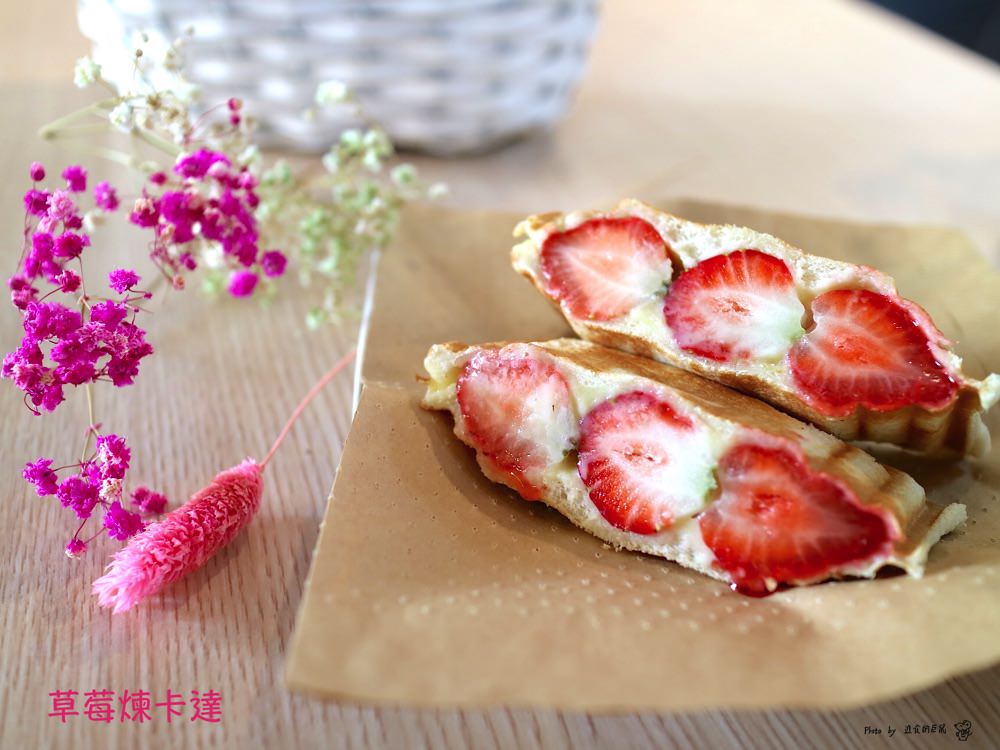 T&F 手作吐司-安平店｜滿滿的冬季限定草莓吐司，隱身在滿室的乾燥花海中，讓你吃了莓開眼笑！