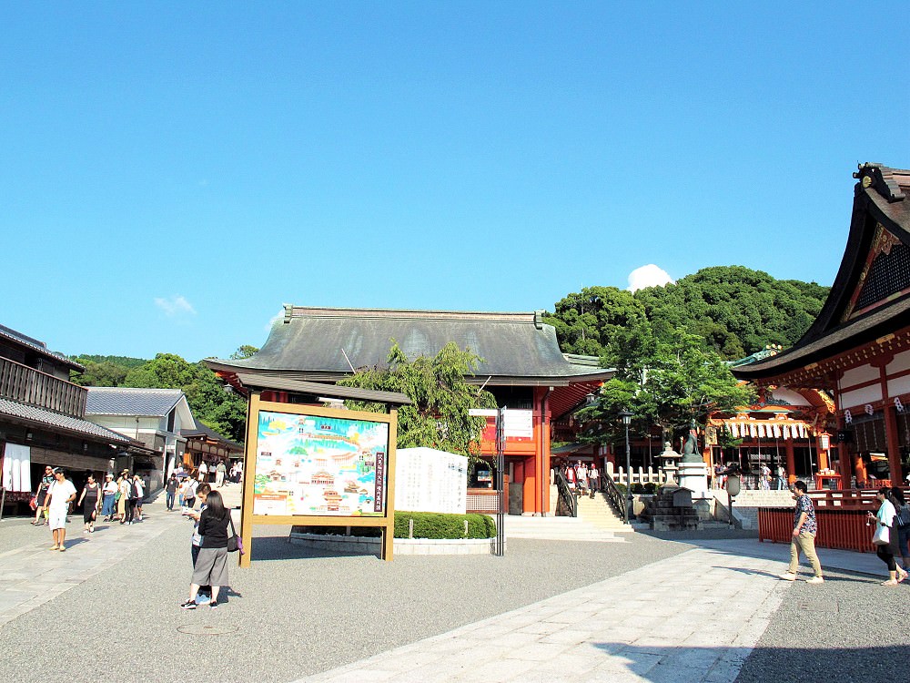 伏見稻荷大社｜京都必訪神社，千本鳥居，連綿整座山的橘紅色鳥居很驚人｜