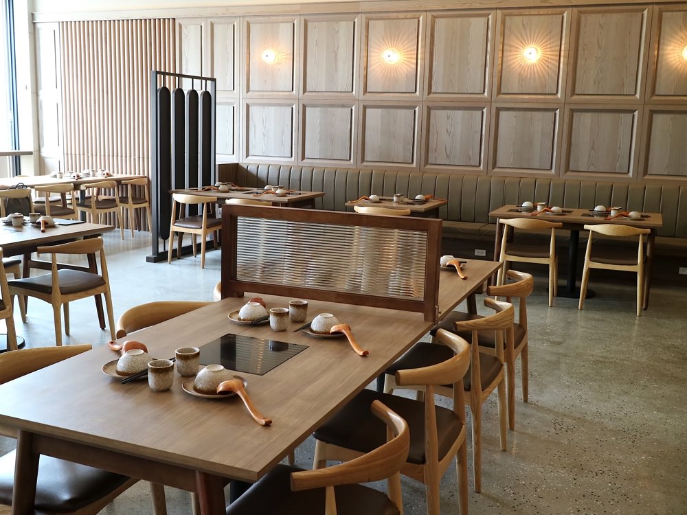 德記中藥火鍋台南總店｜美美的豬肉玫瑰花＋美味的溫補火鍋，讓您品嚐到百年中藥房和本草綱目的食補魅力/更名:台南麻辣火鍋 —『杏春德記漢方火鍋』