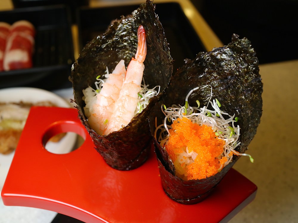 福豆屋愛買店：新菜色上市！現做日本壽司和手卷，無限供應ing｜挑戰台南ＣＰ值最高的壽喜燒＋火鍋吃到飽