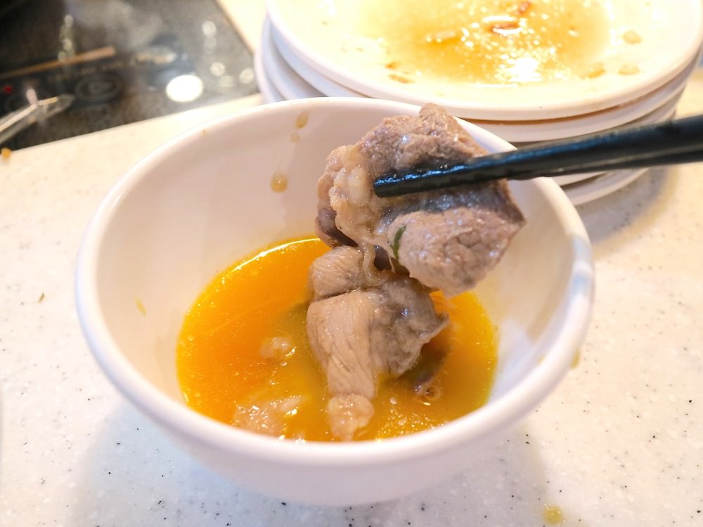 福豆屋愛買店：新菜色上市！現做日本壽司和手卷，無限供應ing｜挑戰台南ＣＰ值最高的壽喜燒＋火鍋吃到飽