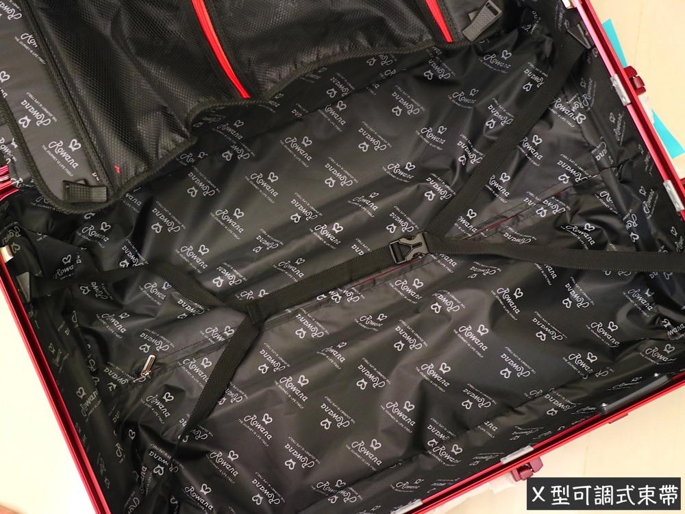 Arowana 行李箱：獨家搭載八輪專利避震彈簧輪，好推好拉讓你輕鬆帶著行李趴趴走｜TSA海關密碼鎖/隱藏掛扣束帶｜出國行李箱推薦