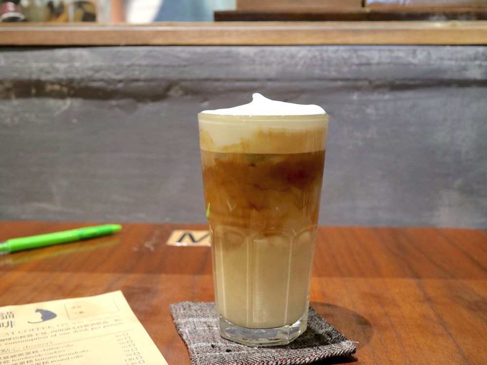 肥貓咖啡：隱藏在台南神農街內的文青咖啡店｜季節限定，夏日風情芒果戚風蛋糕，每日限量提供