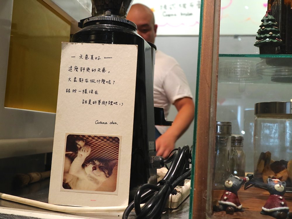 肥貓咖啡：隱藏在台南神農街內的文青咖啡店｜季節限定，夏日風情芒果戚風蛋糕，每日限量提供