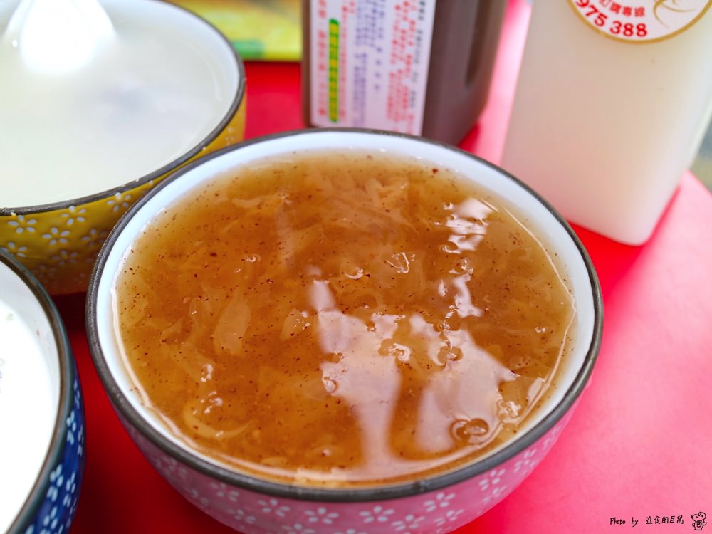 鳳凰食記&手作美食：台南安南區朝興宮前的養生甜湯，讓人驚豔的鮮奶紅豆薏仁｜安南區必吃美食/午茶