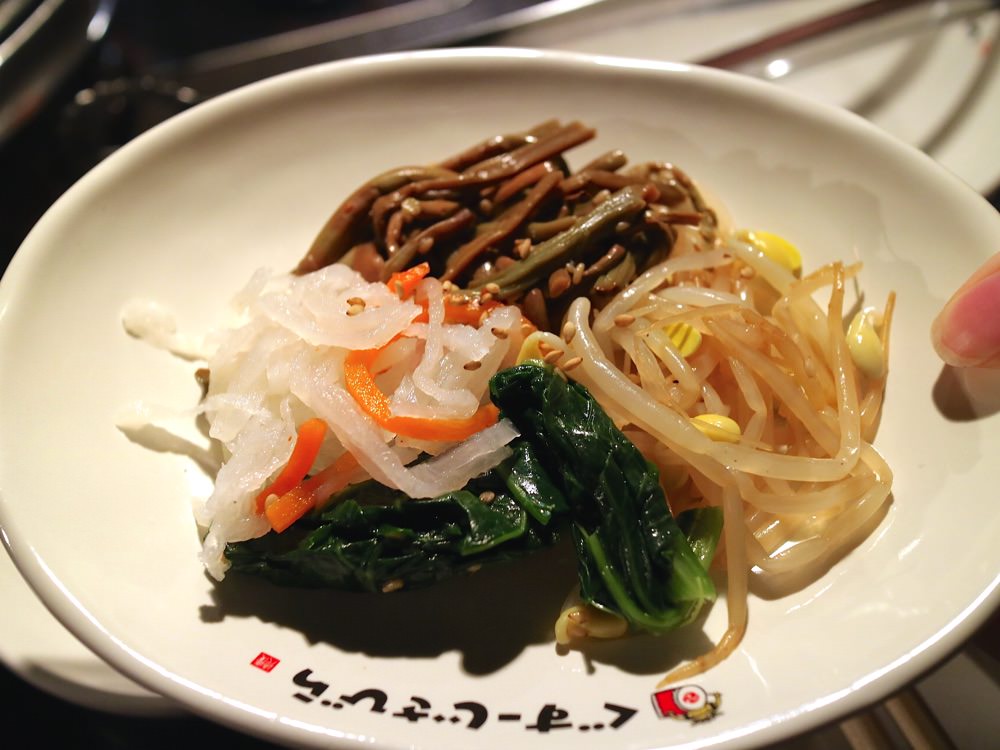 沖繩必吃燒肉：日本燒肉吃到飽推薦【燒肉五苑-小祿店】，不限時的吃到飽燒烤，讓你盡情吃肉吃到店家打烊