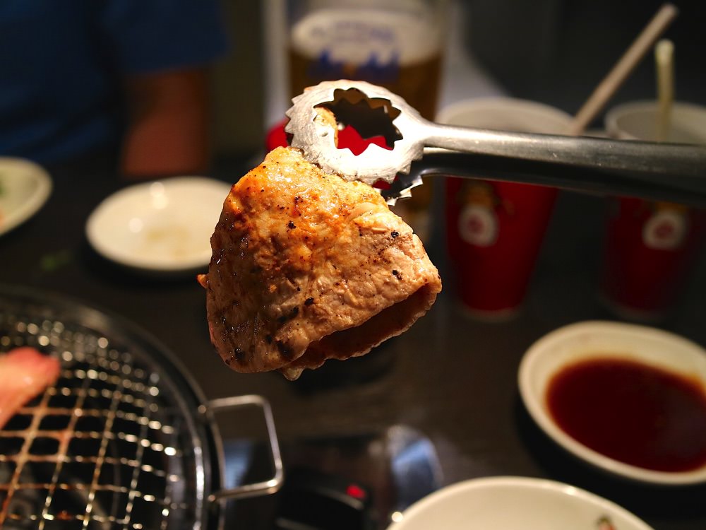 沖繩必吃燒肉：日本燒肉吃到飽推薦【燒肉五苑-小祿店】，不限時的吃到飽燒烤，讓你盡情吃肉吃到店家打烊