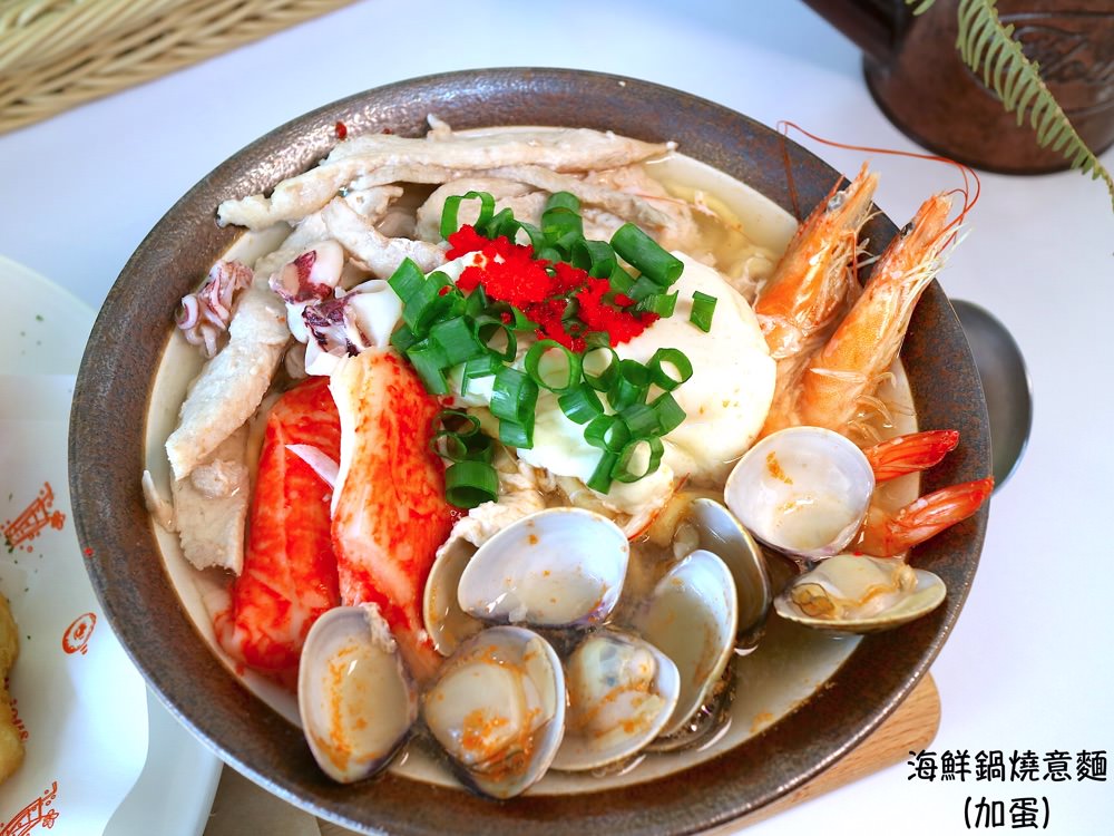 T&F 手作吐司-崇明店：新店開幕優惠中！多達百種口味熱壓吐司，甜鹹創意通通有/沙拉.焗烤.鍋燒.咖啡調飲