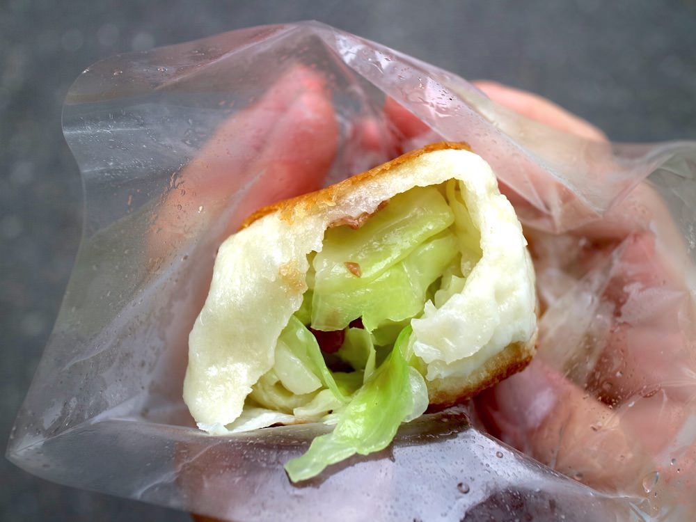 棠口純豆漿、水煎包：台南最有個性的人氣高麗菜水煎包/不准挑摸嫌、不提供醬油膏，單吃原味最讚/每日限量.只賣四小時