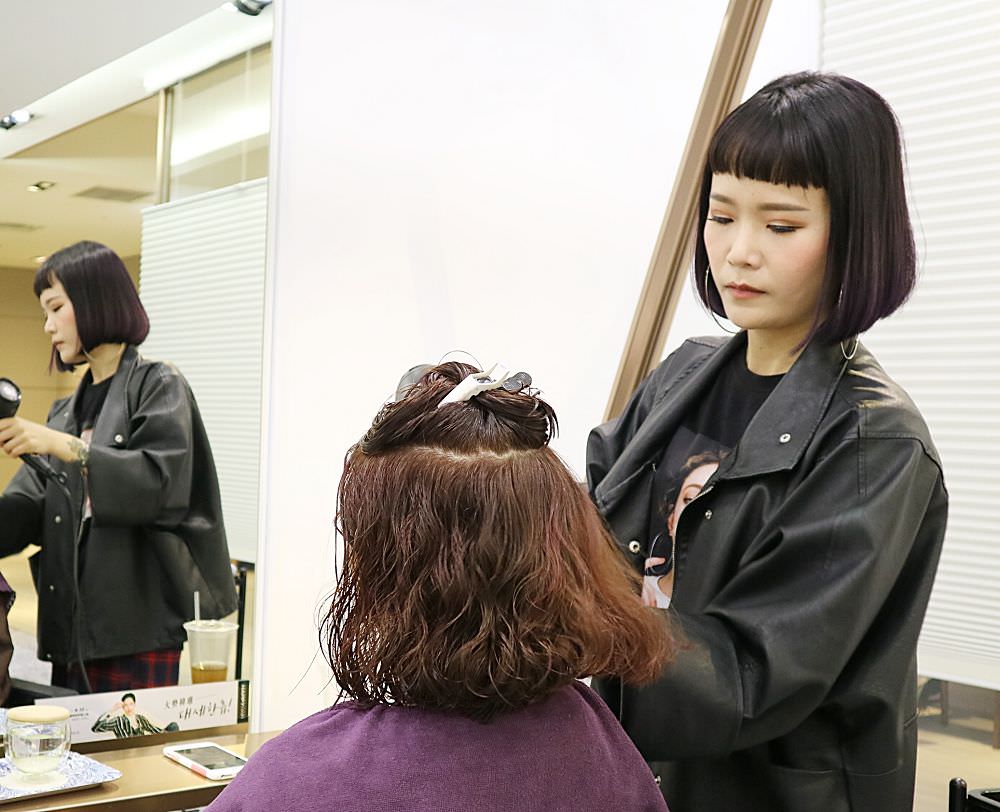 HAPPY HAIR台南新天地：台南最美的美髮沙龍髮廊，隱身在新光三越百貨公司裡，讓你美美逛街吃飯趣/也有配合百貨滿額活動喔!!
