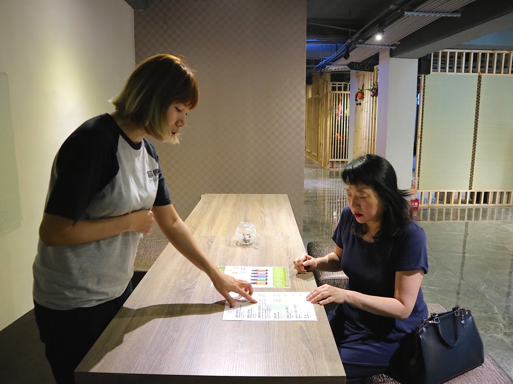 築樂養生館：五星級的超美按摩店，彷彿參觀預售屋別墅般環境優美.價格實在/台南中西區按摩養生會館推薦/足底按摩.經絡按摩.肩頸紓壓.修腳皮.修指甲｜平日消費滿額送手作點心盤