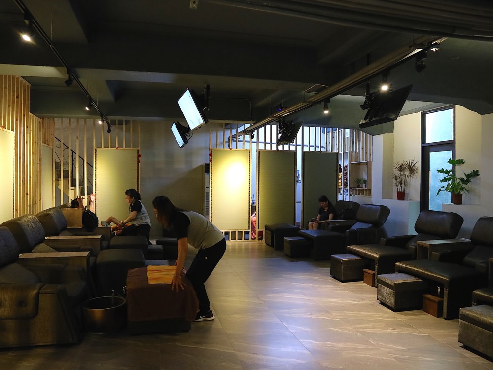 築樂養生館：五星級的超美按摩店，彷彿參觀預售屋別墅般環境優美.價格實在/台南中西區按摩養生會館推薦/足底按摩.經絡按摩.肩頸紓壓.修腳皮.修指甲｜平日消費滿額送手作點心盤