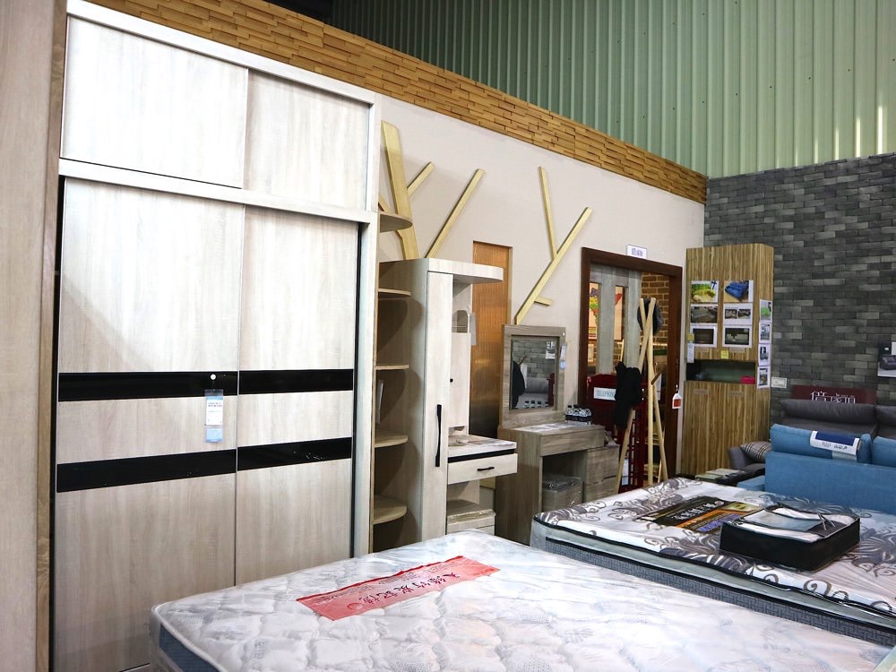 億家具批發倉庫-台南店：台南批發傢俱店推薦/台灣製造.工廠直營｜全館批發價6折優惠.目錄1折起｜客製化傢俱.平價選擇多.小資族新家裝潢最佳選擇