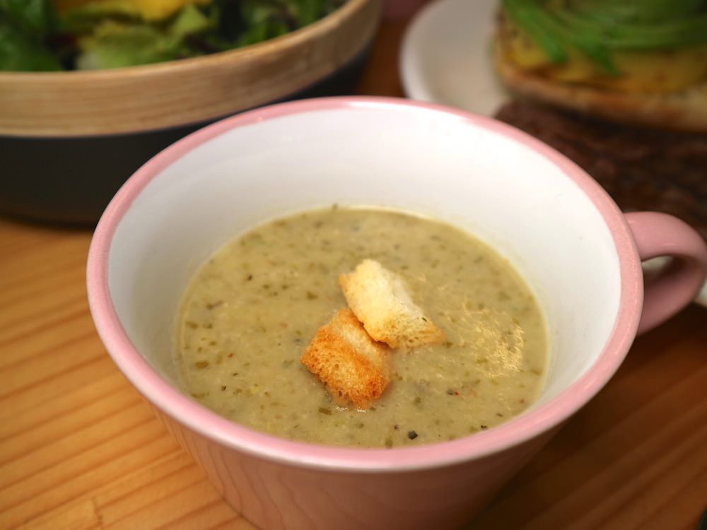 那。食咖啡The simple+ coffee｜新菜單上市，滿滿酪梨健康又營養/酪梨早餐俱樂部，提供大份量早午餐盤，豐盛又飽足/那食溫沙拉.溫熱無毒生菜.美味加倍