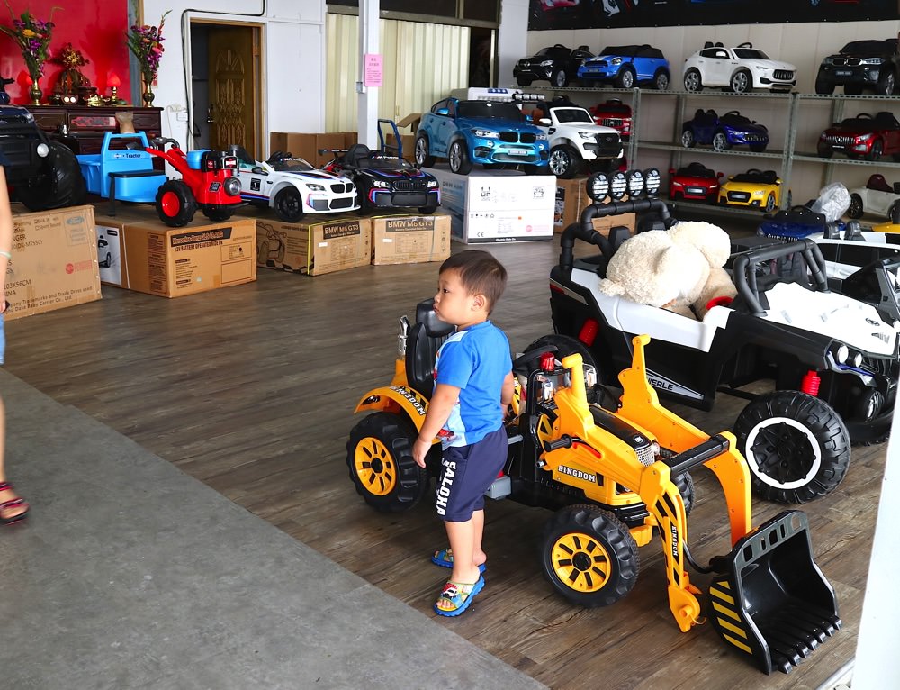 全方位兒童超跑電動車 專賣維修租賃：兒童玩具電動車倉庫，這邊買最便宜，現場試乘/網購免運都方便｜全產品保固一年.終身維修免工資
