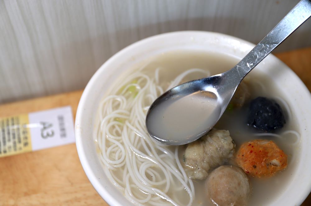 五村燕餃 府城知味：起源明朝近500年的歷史小吃-燕餃，40年的好手藝讓你品嘗到道地老滋味/各式手工丸餃，一吃就上癮/全台宅配服務.年菜火鍋必備