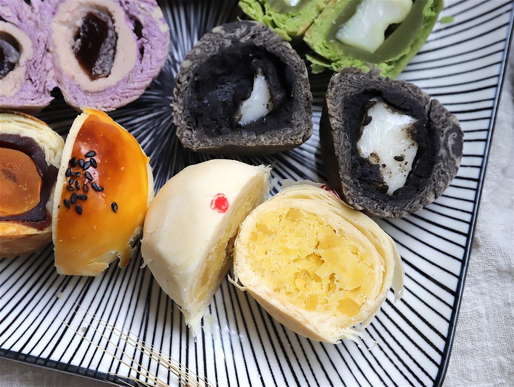 咿吉麵包坊：超吸睛!七彩繽紛的月餅，你吃過嗎? 流沙系列、麻糬系列給你驚喜感受/預購9折限期優惠中，大家快把握時間預訂