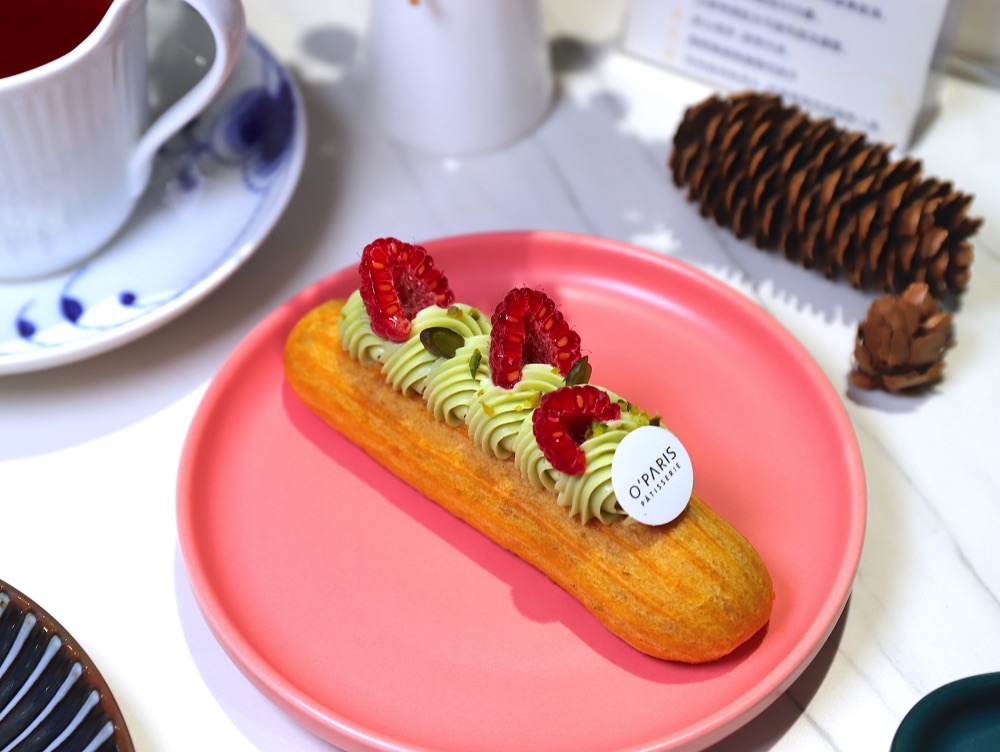 O'paris Pâtisserie 歐巴黎法式甜點：台南必吃。隱密法式藍帶甜點！成功大學宿舍社區內的藍帶主廚甜點，每日甜點不定期更換，聖誕節限定草莓系列甜點新上市｜台南甜點午茶店推薦