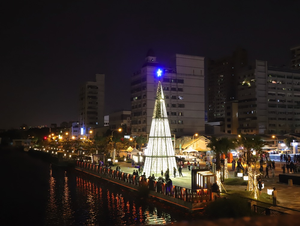 2020台南聖誕燈節 銀河與運河的浪漫-在河樂廣場，一起來看聖誕樹逛市集吧！同場加映：大海的寶物