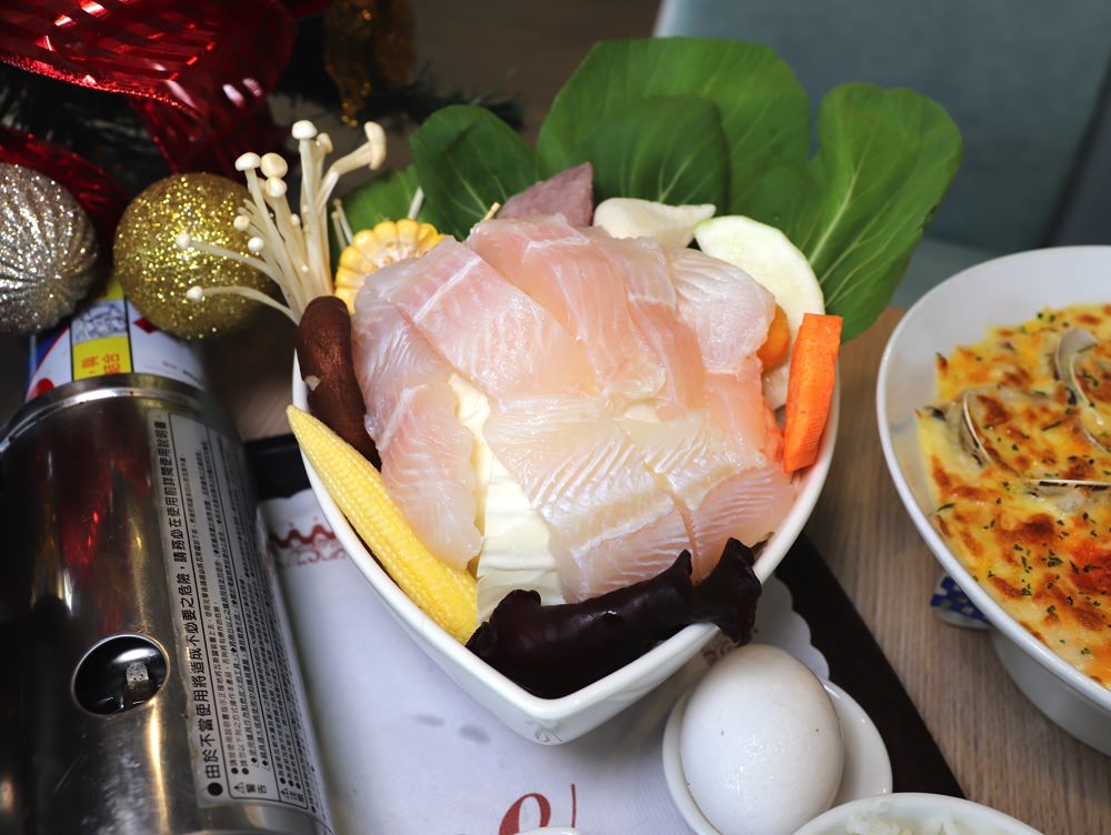 努逗風味館新營店：店家新改裝!兒童遊戲室更明亮舒適，爸爸媽媽帶孩子聚餐的好選擇/台南新營區美味平價親子餐廳，義大利麵.燉飯.火鍋通通有/消費打卡甜點升級｜新營聚餐親子餐廳推薦/熊貓外送