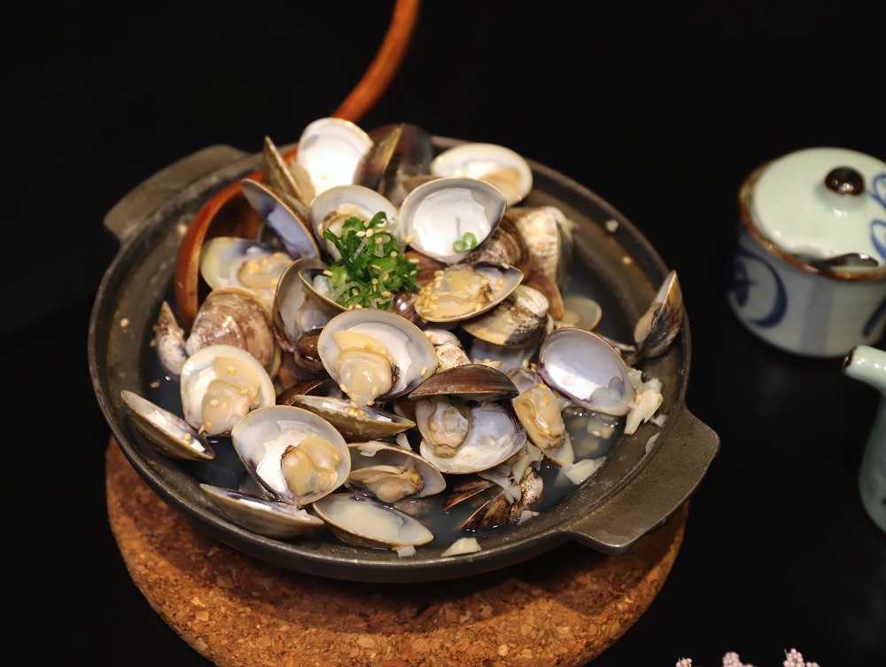 皋月當代日式料理：超划算個人定食套餐均一價200元，就能一次品嘗到六道餐點，美味大份量/台南超高CP值日本料理.消費集點送餐點