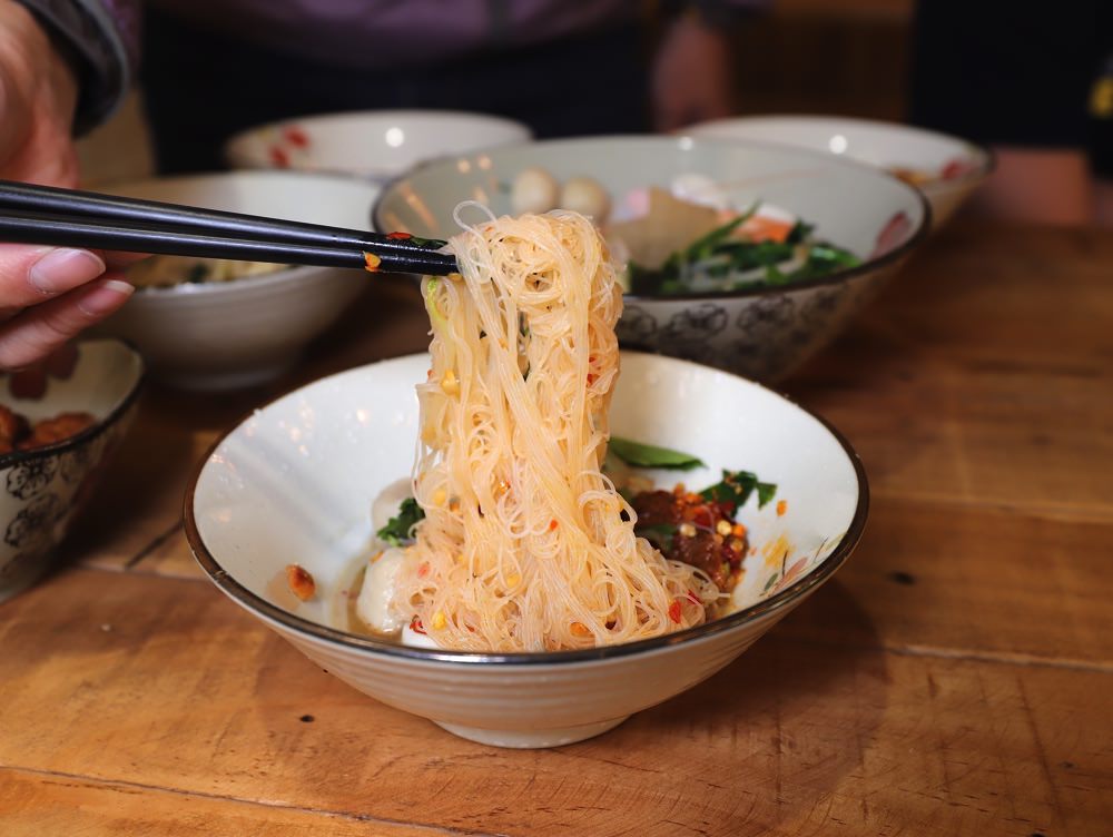 一口麵 Yi kou boat noodle：來自泰國的正宗泰國船麵.一口麵/全台唯一的泰國一口麵！不用飛泰國，台南就能吃到了!!!｜台南異國料理/泰國料理