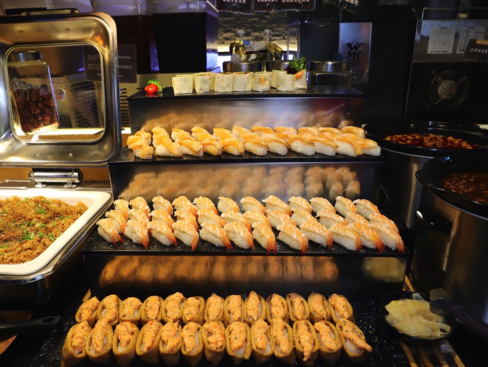 饗麻饗辣 台南永華旗艦店：台南CP值最高的火鍋自助吃到飽，一人只要不到500元就能盡情品嘗鴛鴦鍋麻辣鍋吃到飽/台南火鍋吃到飽｜嚴選安心食材現切肉品.七股無毒活跳蝦.東石大蛤蠣.安格斯牛肉任你吃｜近台南市政府.安平家樂福.永華路餐廳｜不定期推出新菜色＆打卡優惠