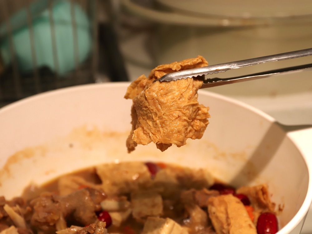 大富貴餐廳-獨門料理包：讓你在家就能輕鬆享受中華食神寶師傅的獨家紅燒豆腐乳羊肉爐、至尊火焰燜鵝料理/全台宅配