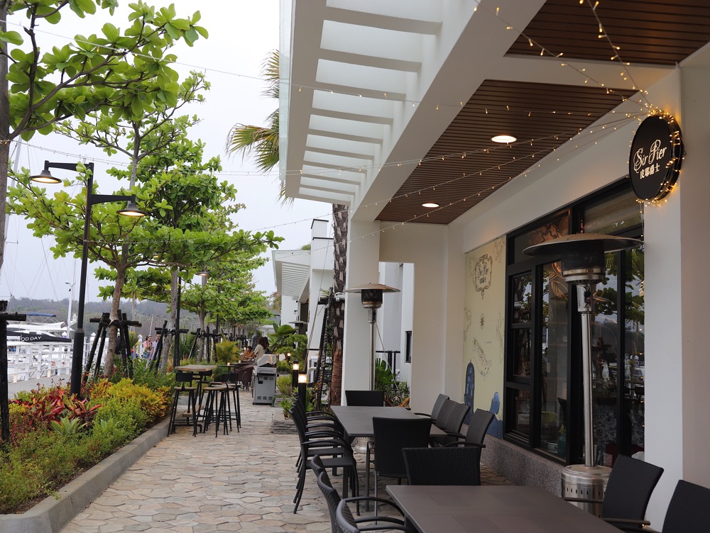 皮耶爵士Sir Pier：台南安平亞果遊艇碼頭景觀餐廳，讓你一邊品嚐美食一邊欣賞浪漫海景/碼頭海景景觀餐廳.安平景觀美食餐廳.婚禮派對活動.船上派對餐點.異國料理.謝師宴場地｜台南安平聚餐餐廳推薦
