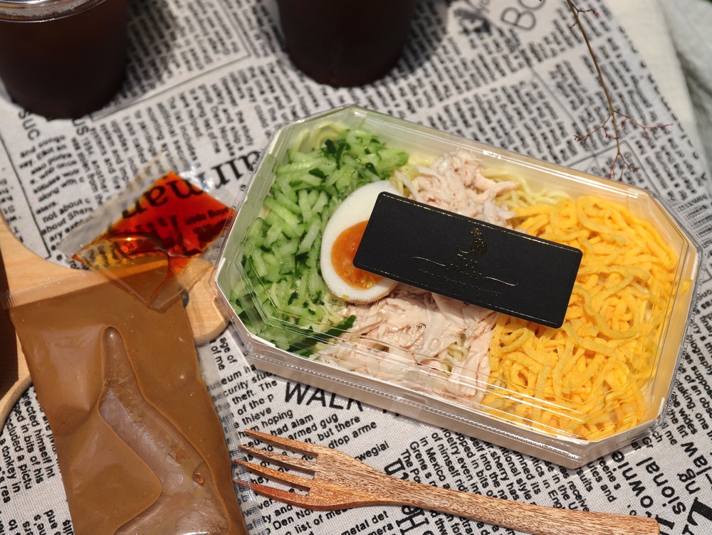 肥貓咖啡：台南最美三色涼麵開賣啦！一起外帶嚐美食，居家防疫也能幸福肥/每日限量務必預訂.台南涼麵推薦.外帶美食