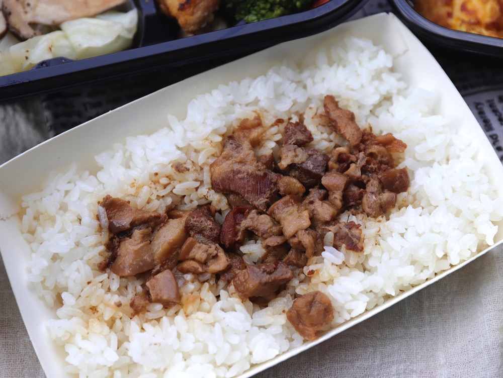 福豆屋-安平店：鐵板燒餐盒新推出!!!只要168元起就能宅在家享用美味的鐵板燒.加價59元升級套餐還多一道鐵板主食.肉燥飯.鐵板起司蛋.甜點.飲料
