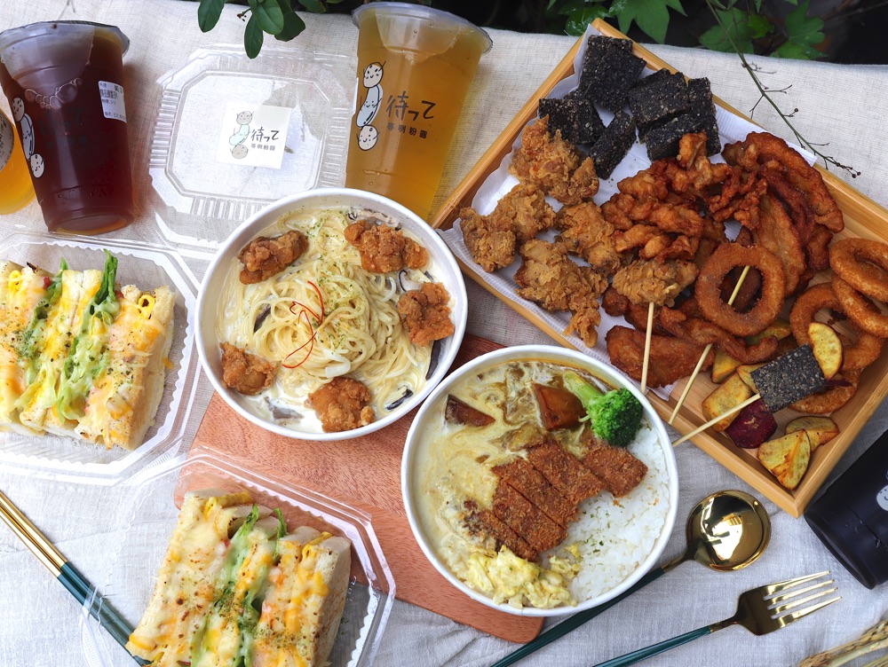 等咧粉圓-古早味茶飲 /台南五妃概念店限定：七月限定外帶新套餐來啦！購餐送500cc茶飲，還享炸物$25加購優惠