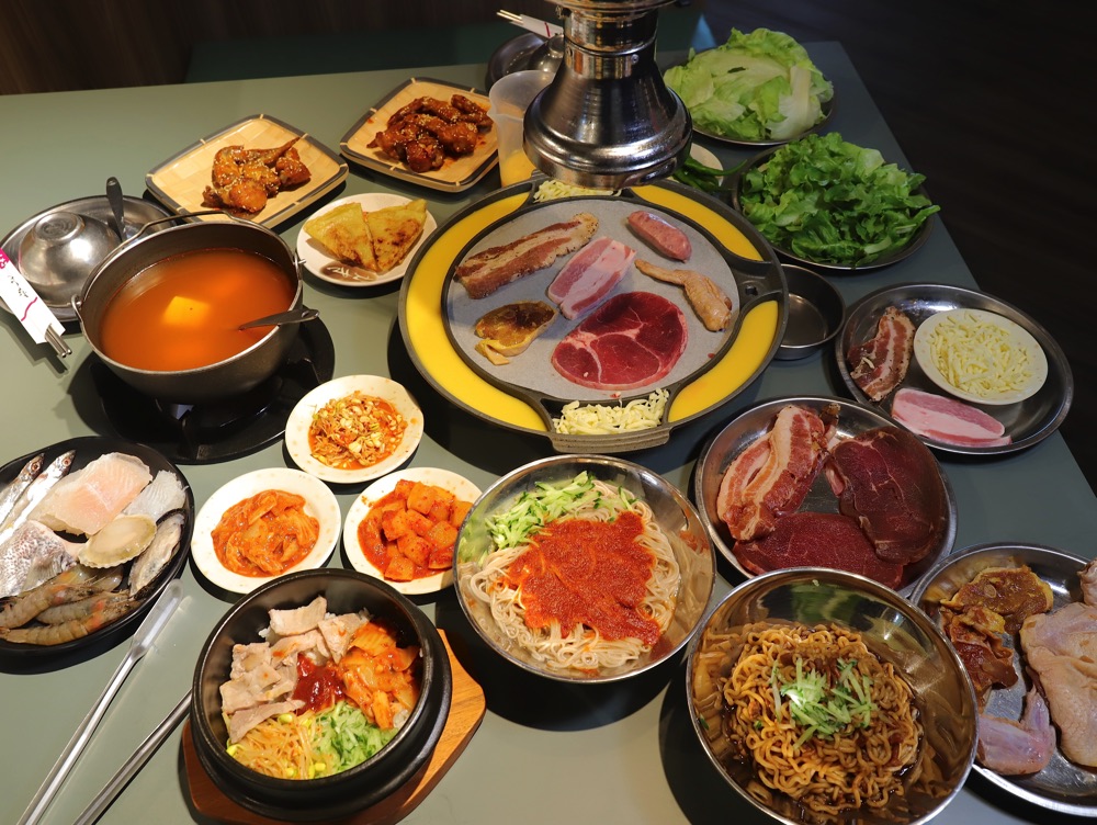 豬頭妹韓式燒肉：新開幕韓式燒肉只要299元起就能燒肉.韓式料理吃到飽/壽星禮.四人用餐當日壽星免費招待.當月九折優待/台南吃到飽餐廳推薦