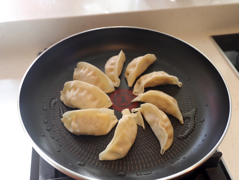 食譜教學-自己做冰花煎餃/大阪王將餃子l大阪人氣必吃美食.在家就能吃到美味煎餃/全台宅配