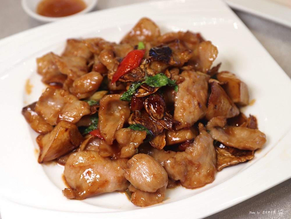 安平福爾摩沙遊艇酒店-國際宴會廳/台南商務會館港式飲茶：台南酒店餐廳新開幕!周末假日限定供應-烤鴨三吃很可以.消費滿千送XO醬/安平景觀餐廳