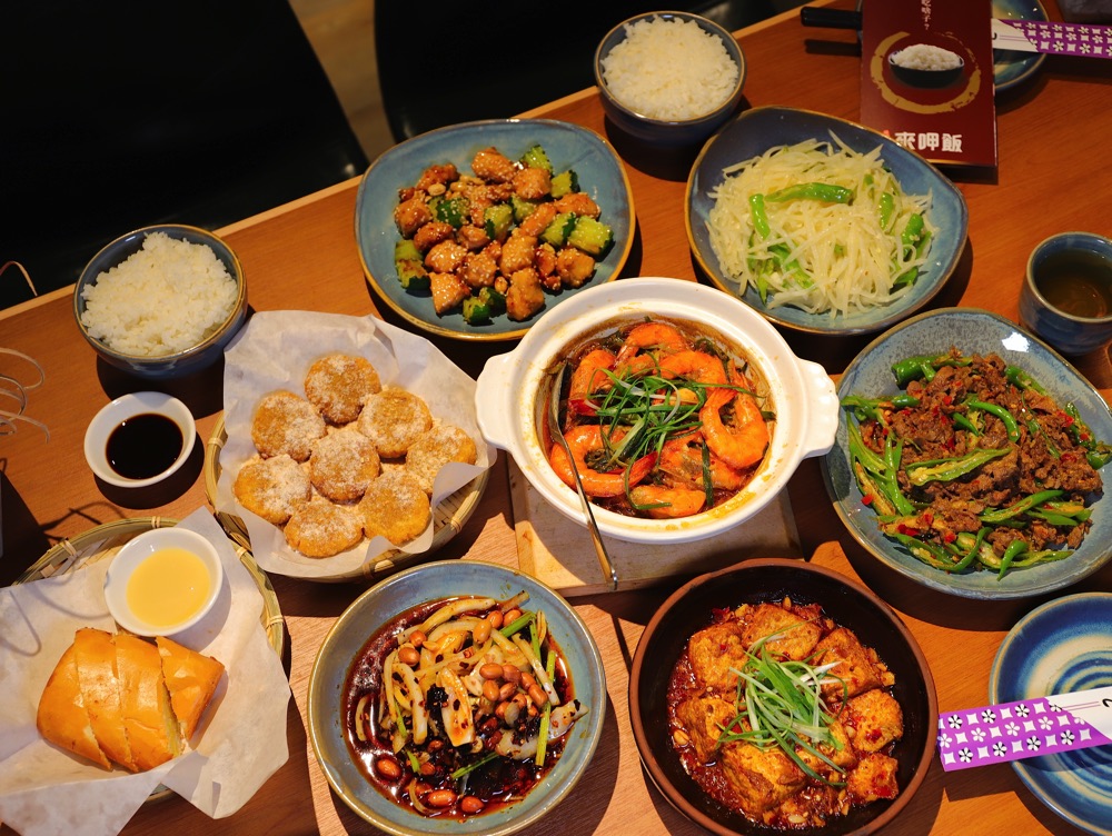 來呷飯 川食堂•嘉義中山店：嘉義火車站附近的美味川菜餐廳.年輕師傅身懷超強炒功.道道美味涮嘴.人人額樂的平價川菜館/嘉義聚餐餐廳推薦