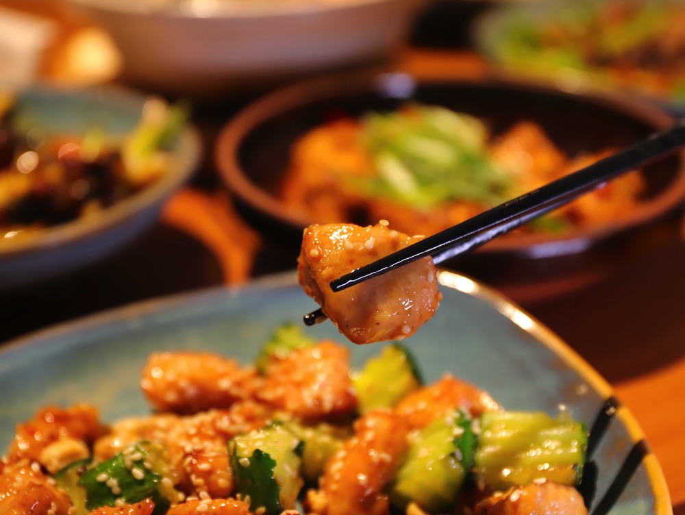 來呷飯 川食堂•嘉義中山店：嘉義火車站附近的美味川菜餐廳.年輕師傅身懷超強炒功.道道美味涮嘴.人人額樂的平價川菜館/嘉義聚餐餐廳推薦