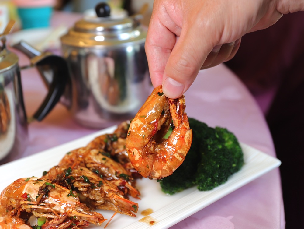 台南商務會館Les Hotel Tainan 港茶餐廳：香港主廚的私房拿手菜，金魚餃可愛又美味，菜單上沒有的隱藏版片皮雞.沒預訂.吃不到/台南聚餐餐廳推薦/台南婚宴商務聚會餐廳