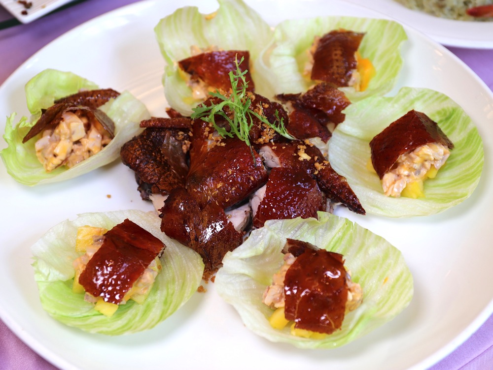 台南商務會館Les Hotel Tainan 港茶餐廳：香港主廚的私房拿手菜，金魚餃可愛又美味，菜單上沒有的隱藏版片皮雞.沒預訂.吃不到/台南聚餐餐廳推薦/台南婚宴商務聚會餐廳