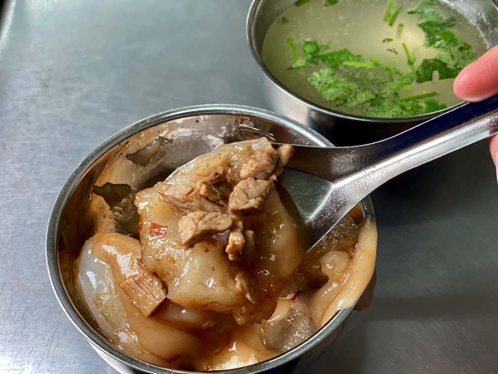 台南東山美食旅遊趣！東山老街除了東山鴨頭，這幾家也是必吃的在地美味！/東山肉圓.人氣豆花.你吃過嗎?/東山必吃銅板美食推薦