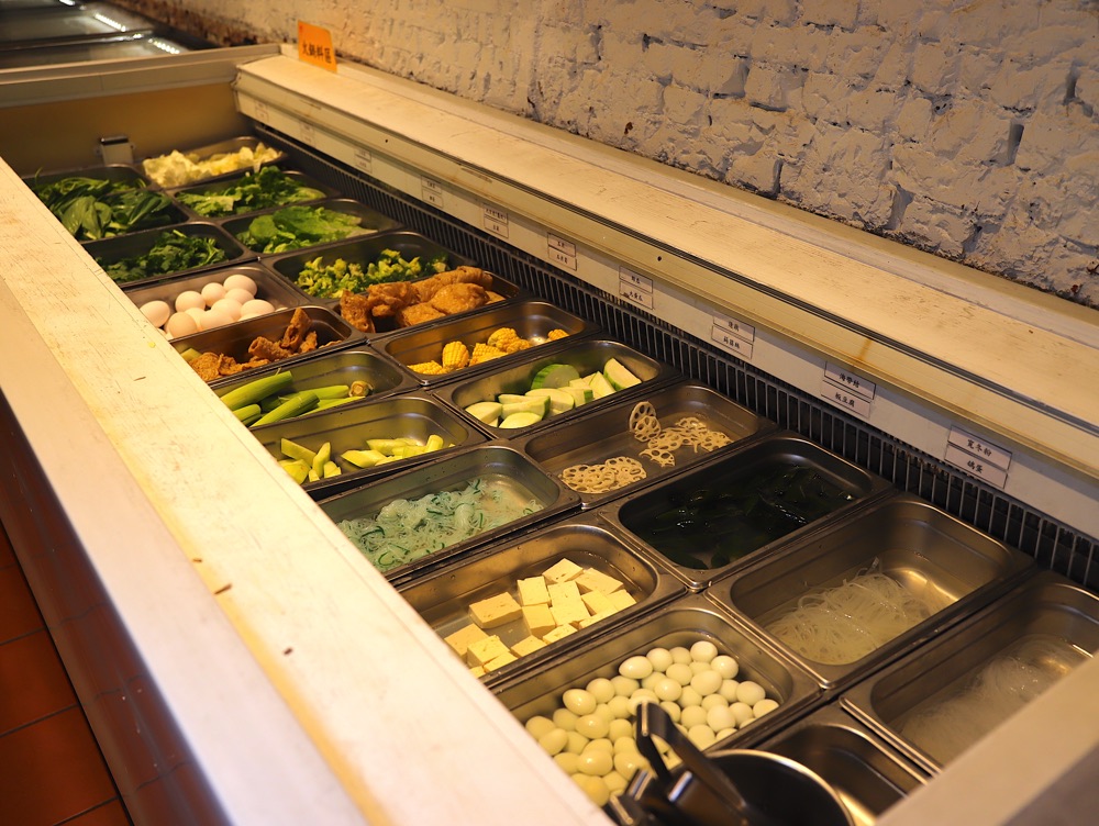 福豆屋 安平旗艦店 新菜單上市! 699和牛宴.無限暢吃頂級和牛.和牛壽司.和牛咖哩/挑戰台南最高CP值/壽喜燒.火鍋.現切肉品.海鮮百匯.現煮咖啡.水果飲料冰品多達百種料理 無限放題/台南吃到飽聚餐餐廳推薦