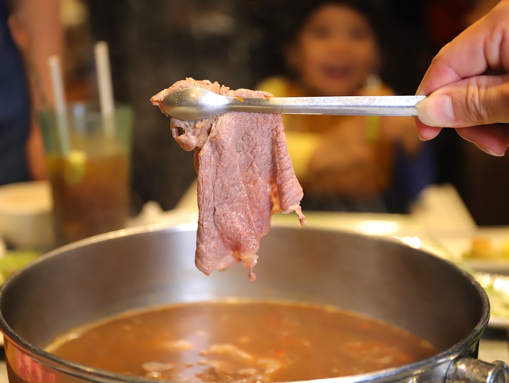 福豆屋 安平旗艦店 新菜單上市! 699和牛宴.無限暢吃頂級和牛.和牛壽司.和牛咖哩/挑戰台南最高CP值/壽喜燒.火鍋.現切肉品.海鮮百匯.現煮咖啡.水果飲料冰品多達百種料理 無限放題/台南吃到飽聚餐餐廳推薦