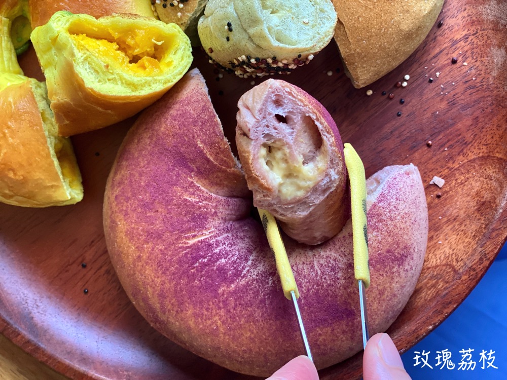 團購美食開箱|查理布朗水嫩貝果/明太子湯普森軟麵包/厚片貓吐司：全台團購超夯美食/冷熱都好吃的水嫩系Q彈貝果/滿滿日本明太子/超萌貓咪吐司早餐必備/超優惠組合在這