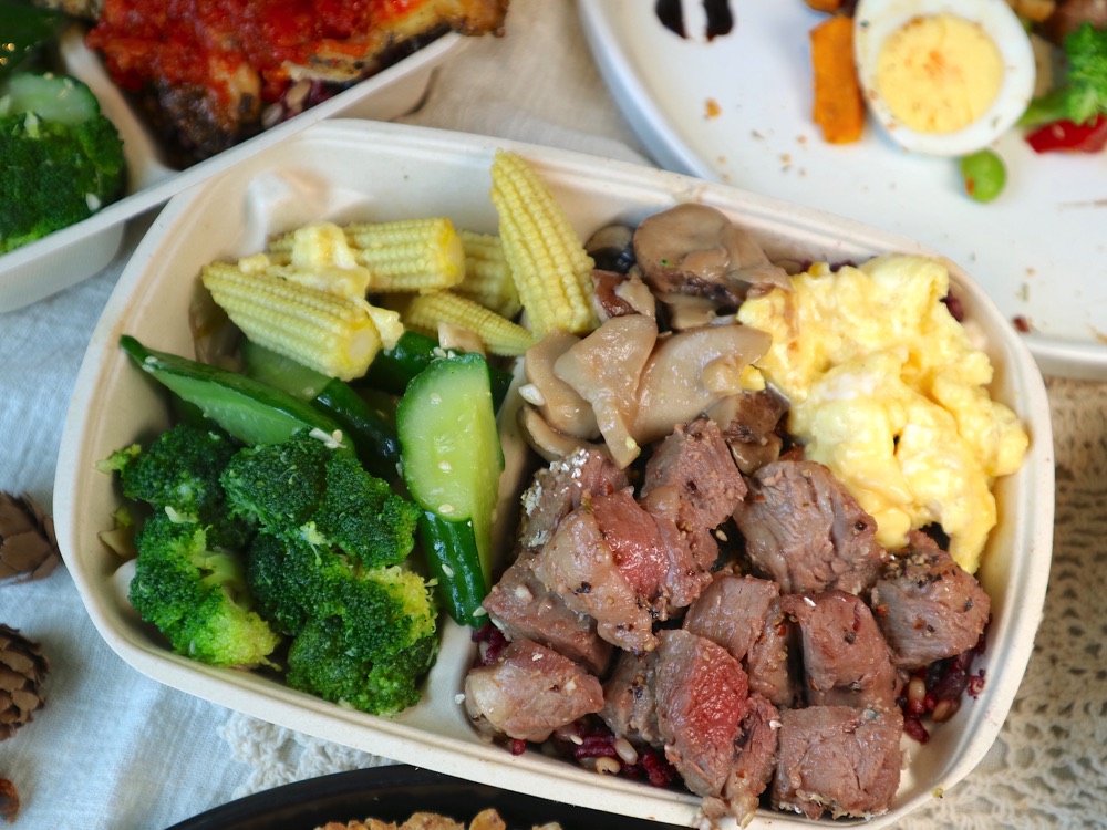 燕麥吧 Oatbar安平店:台南健康低卡餐盒推薦/清爽美味飽足感/可外送/燕麥披薩超牽絲.激推!