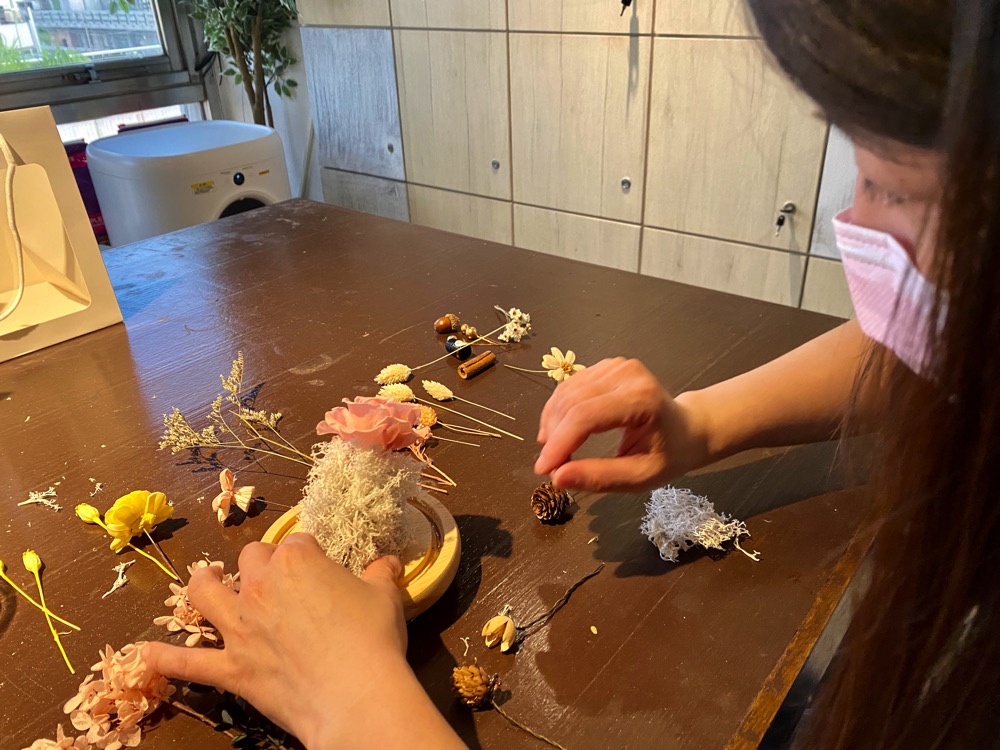 開箱手作課程-W&S 花泥製所：體驗玻璃花屋DIY/永生花DIY手作課程/乾燥花不凋花作品客製化訂做