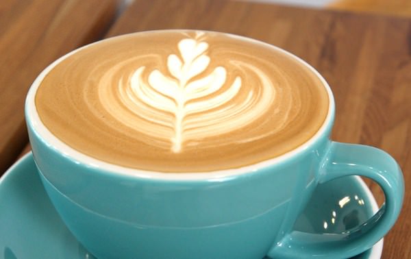 TWIN coffee 咖啡 云：{台南。東區美食}{T'WIN coffee。咖啡'云} 自家烘焙咖啡。精緻早午餐。日式厚鬆餅專賣