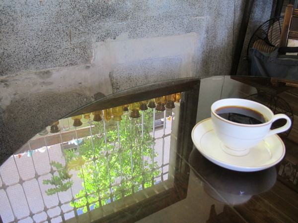 鹿角枝咖啡：台南老屋餐廳『鹿角枝』~ 悠閒的早午餐  享受綠的陪伴