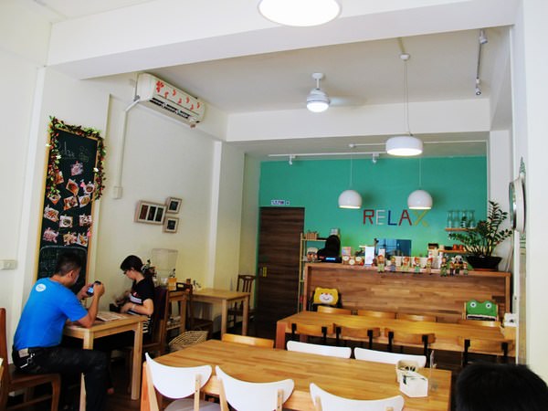 Relax.brunch 輕鬆點早午餐：（台南。東區美食）『RelaxBrunch 輕鬆點早午餐』台南可麗餅獨賣。隨便輕鬆點都美味的大份量早餐。全天候供應。