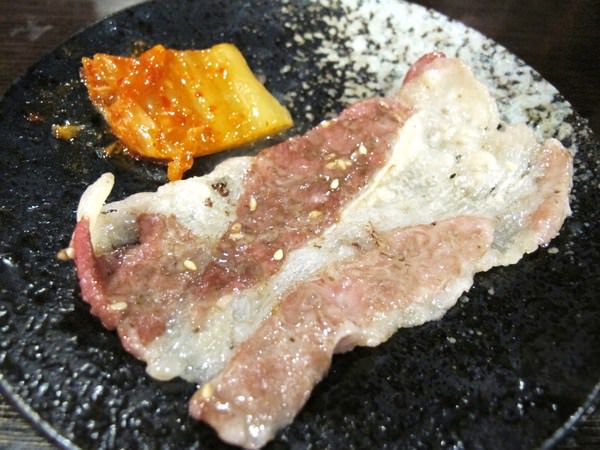 碳味亭和牛炭火燒肉：（台南。新營區美食）『碳味亭』和牛炭火燒肉 專賣。快來跟著巨鼠到新營，進行一趟頂級和牛探索之旅!
